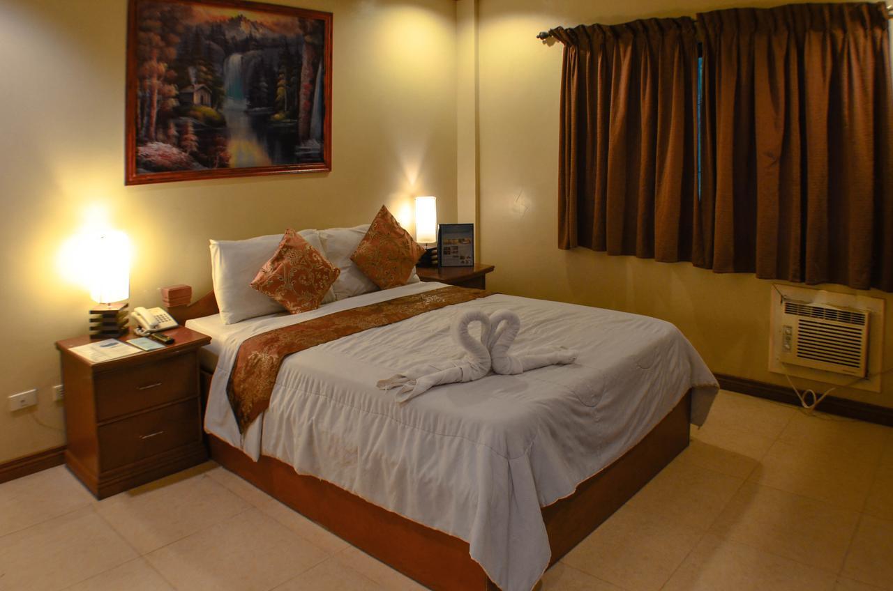 Subic Waterfront Resort And Hotel Exterior photo